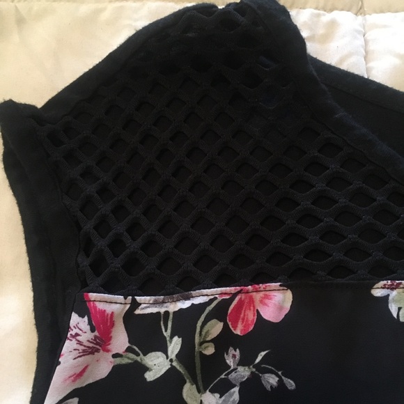 Super cute Express blouse - Picture 7 of 8